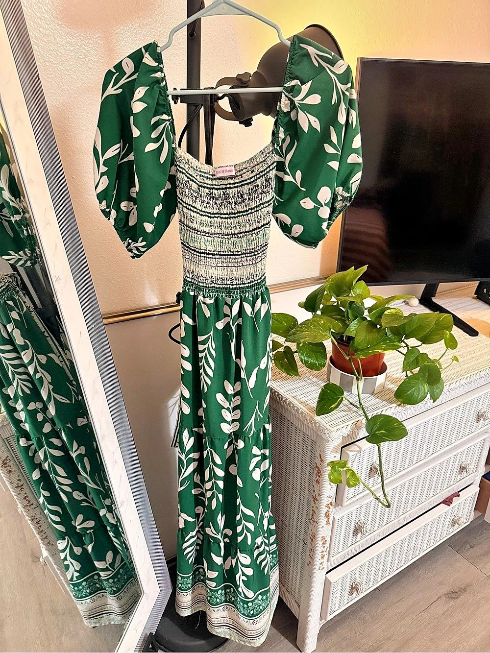 Floral Maxi Dress in Green & White Like New